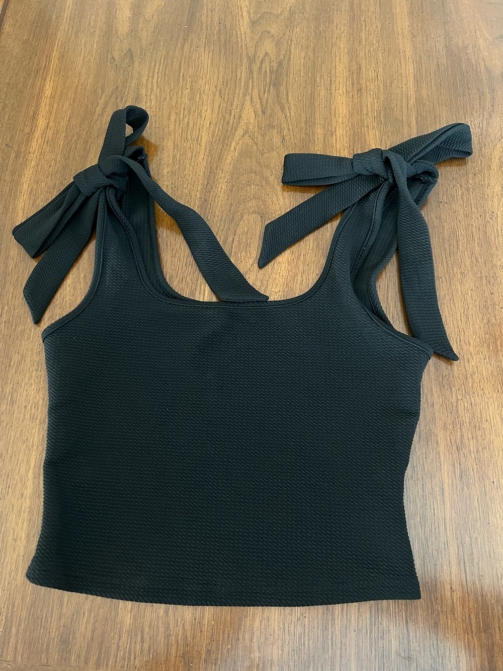 SHEIN Black Tie-Shoulder Ribbed Crop Tank